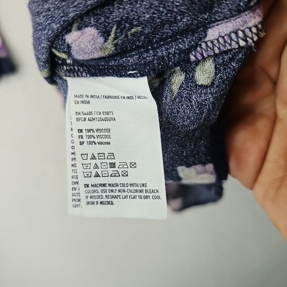 American Eagle Romper Womens XS Navy Blue Floral Viscose V-Neck Comfort Spring - Picture 12 of 12